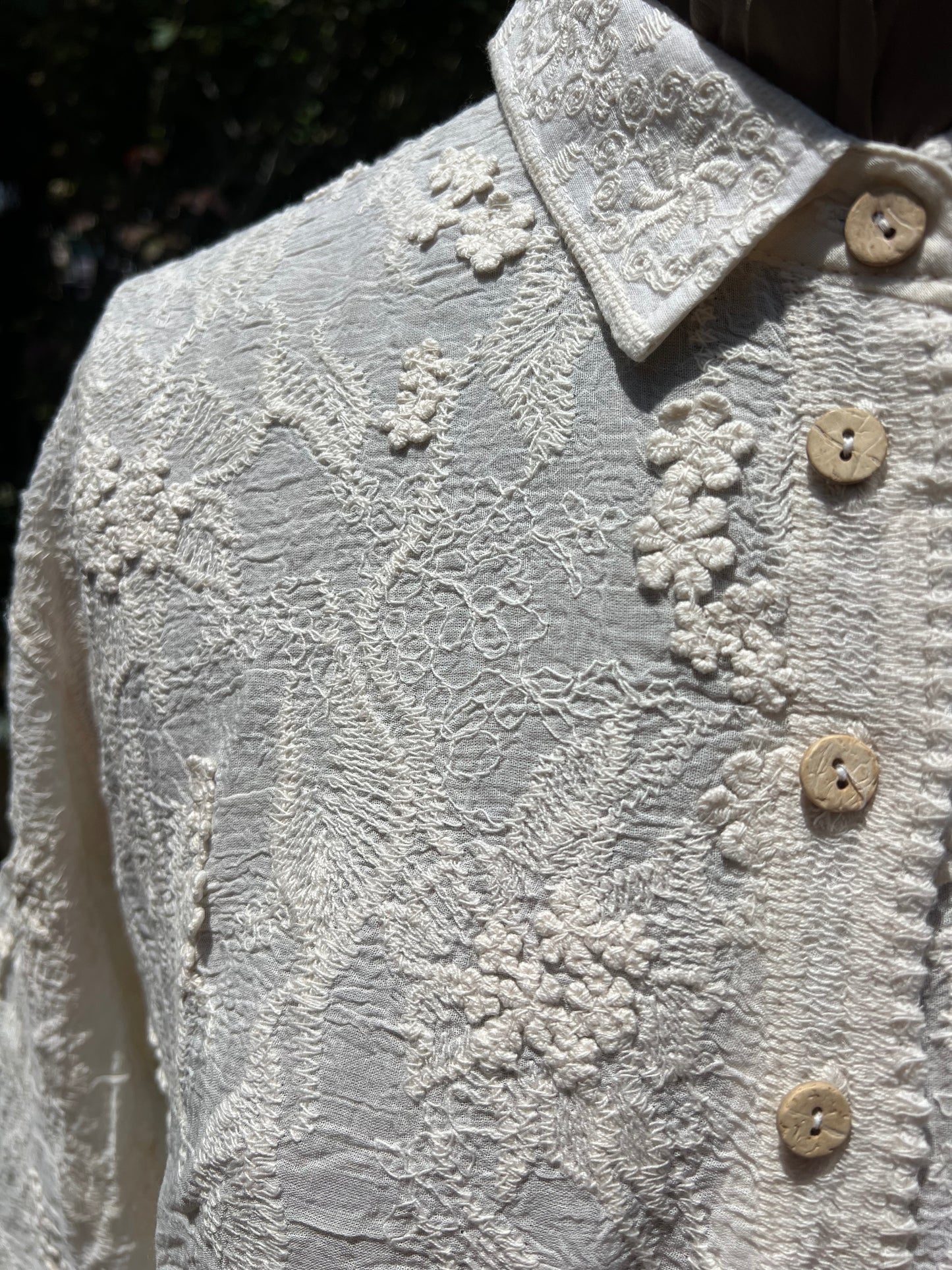 Long sleeve cotton shirt with the embroidery