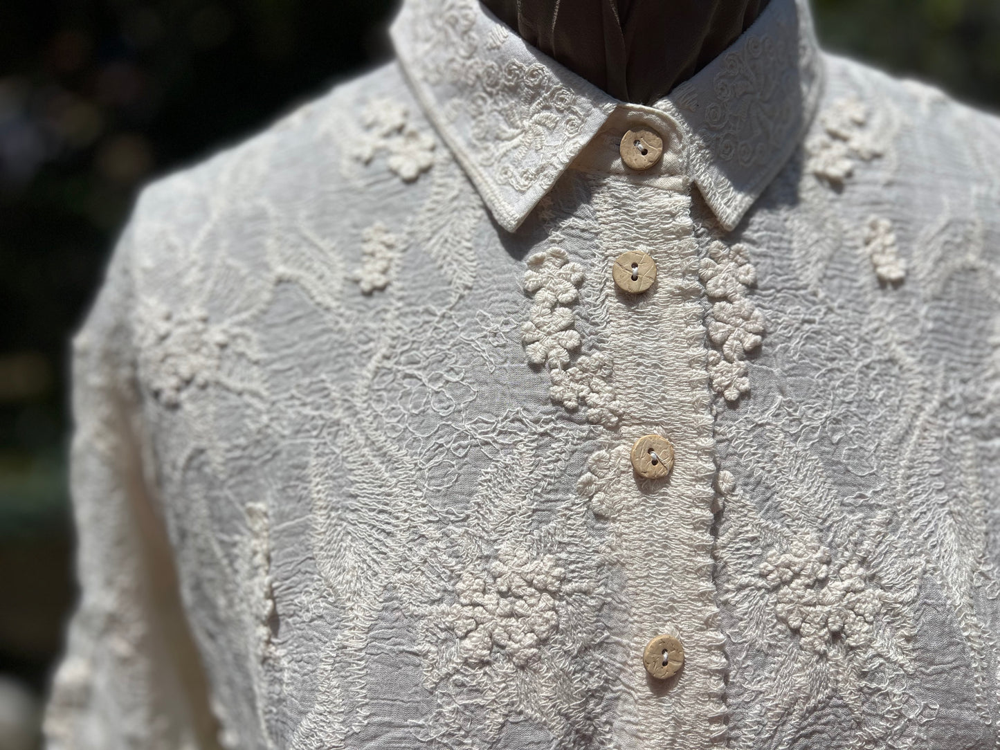 Long sleeve cotton shirt with the embroidery