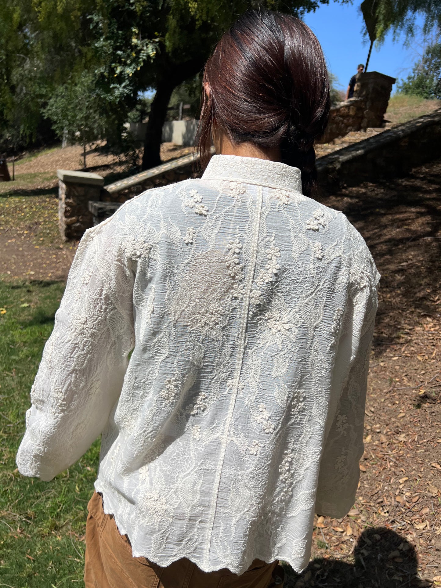 Long sleeve cotton shirt with the embroidery