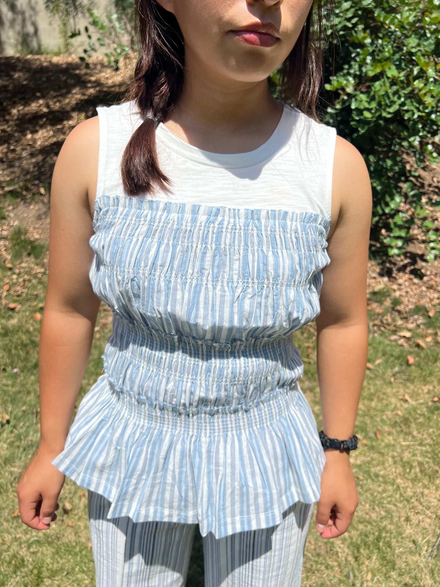 Sleeveless stretchy top