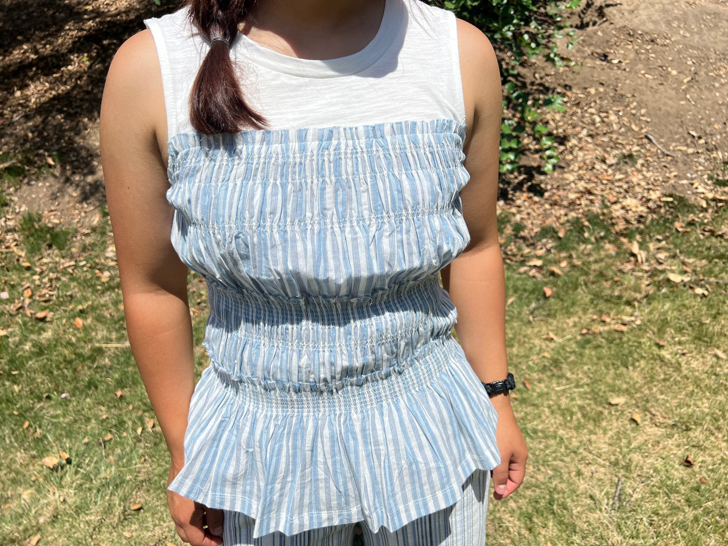 Sleeveless stretchy top